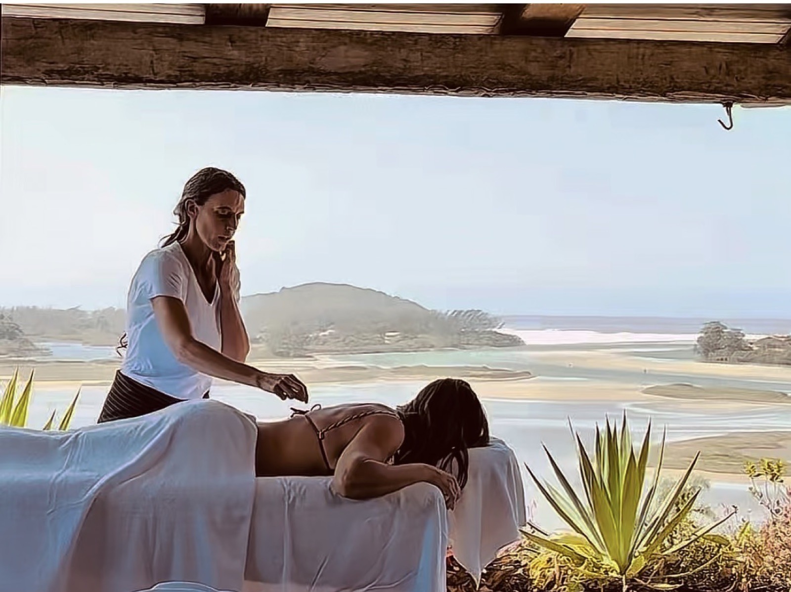 Massagem relaxante com vista para a Lagoa de Ibiraquera