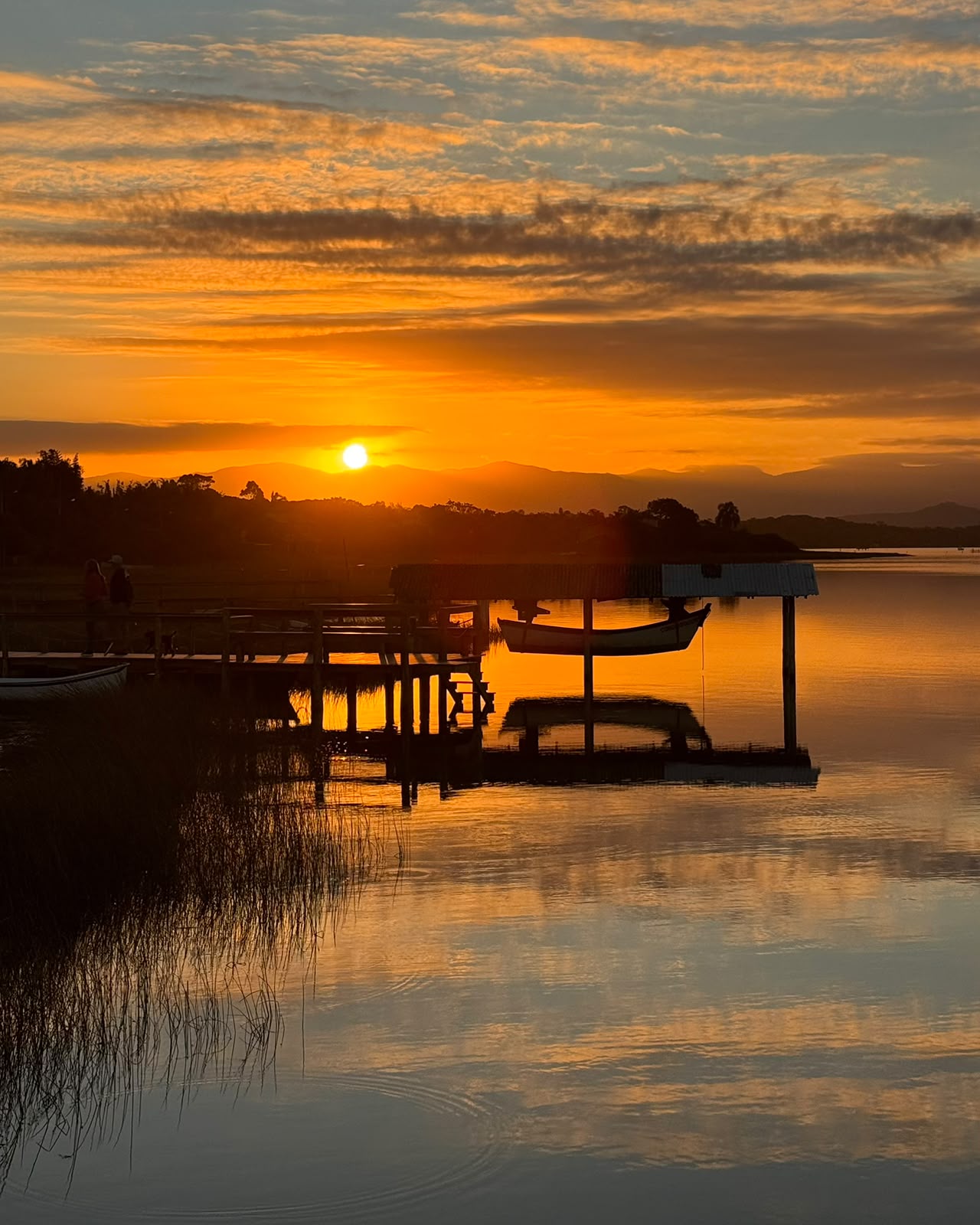 Pôr do sol na lagoa